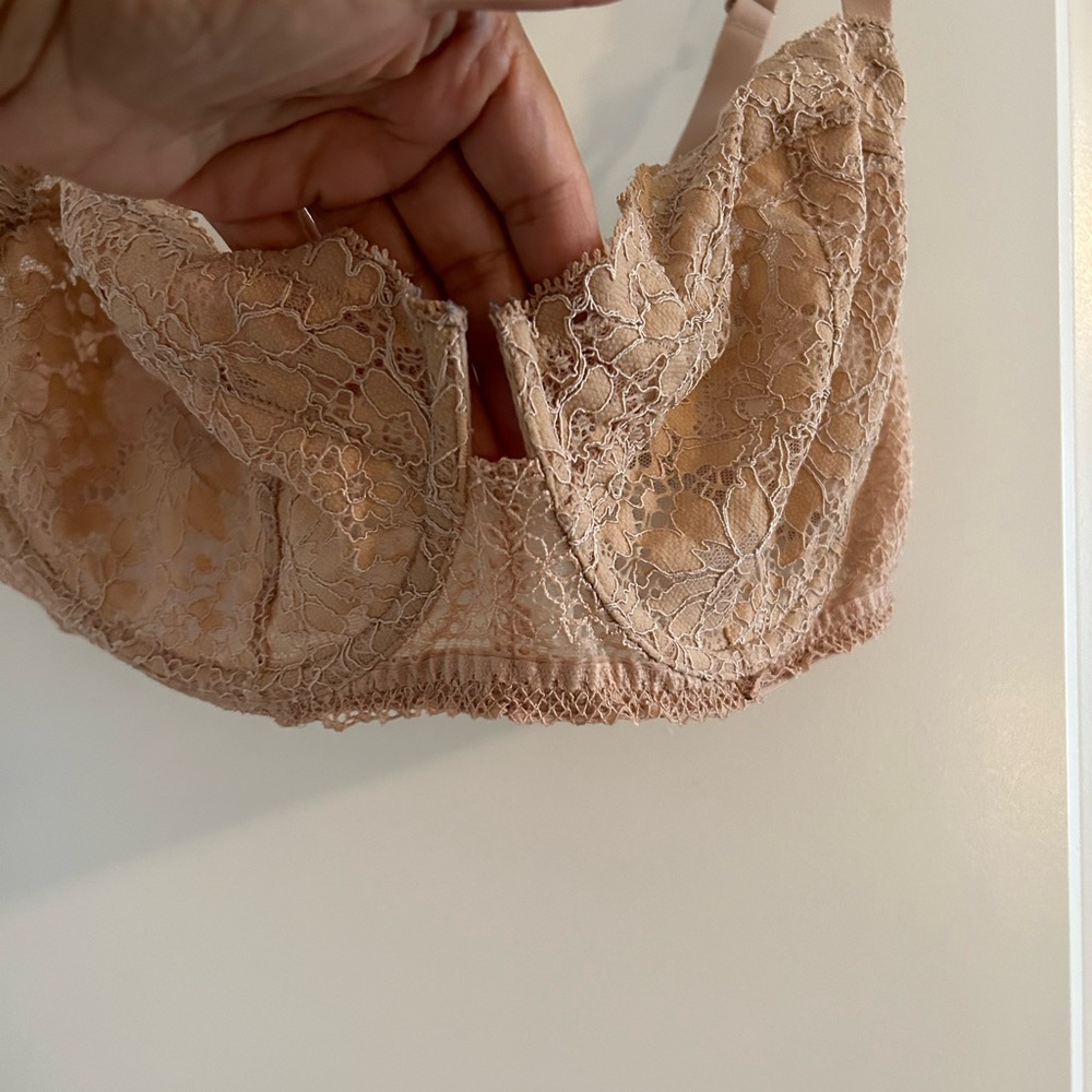 REVEAL LINGERIE • Tan Laced Bra • 36DD • - Picture 3 of 6